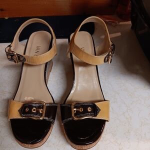 VAN ELI BLACK AND GOLD WEDGE